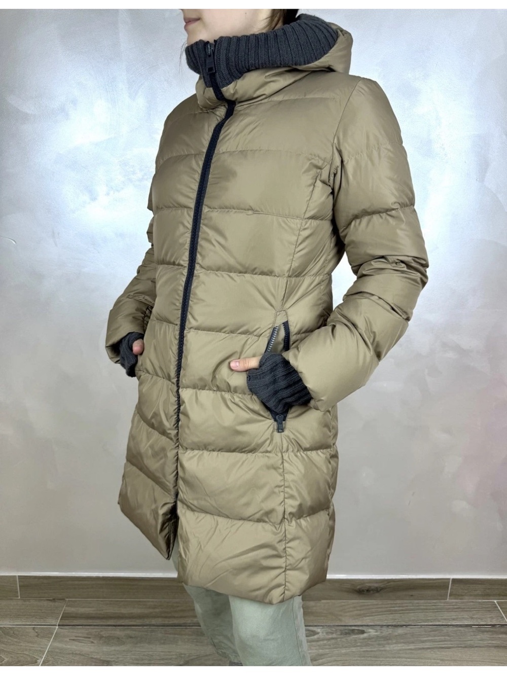 Herno puffer coat. Preowned. Good condition with signs of wear and markings.